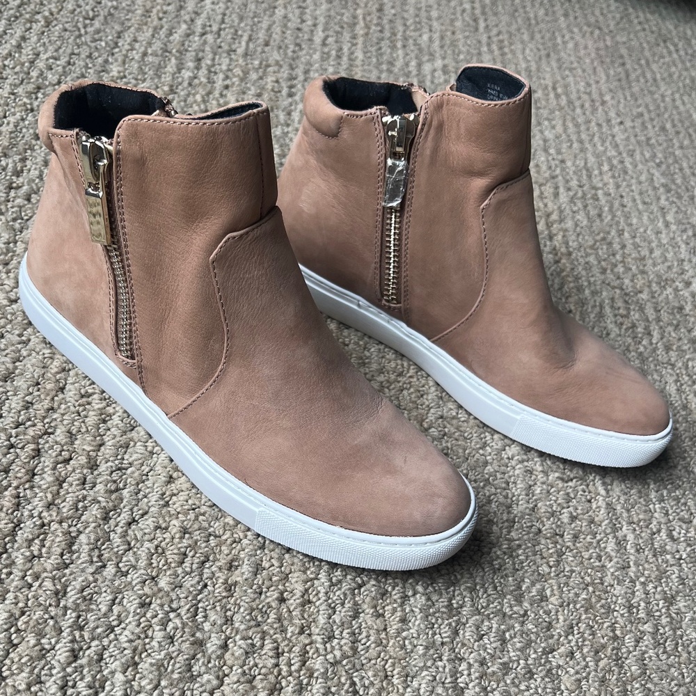 Kenneth Cole leather booties size women’s 8 1/. NEW!